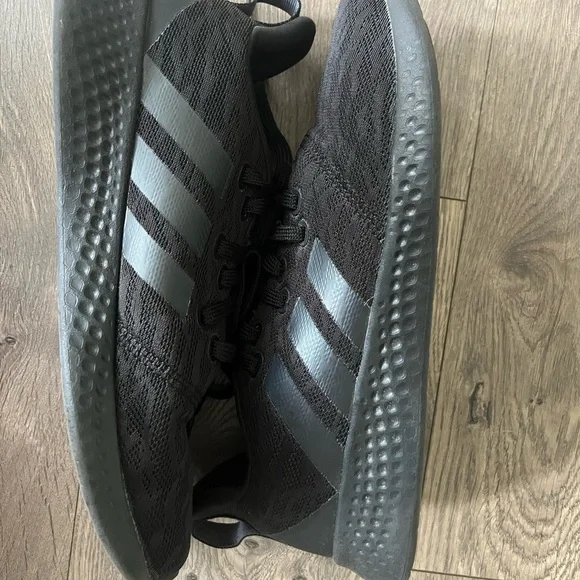 Unisex Adidas shoes - Picture 3 of 4